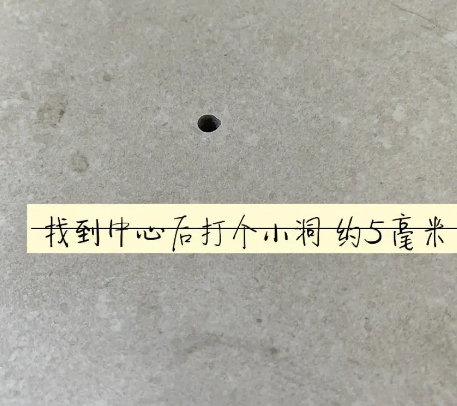 金城江瓷砖空鼓维修公司专业解答在瓷砖铺贴过程中，如果砂料搅拌不均匀，将会带来以下问题